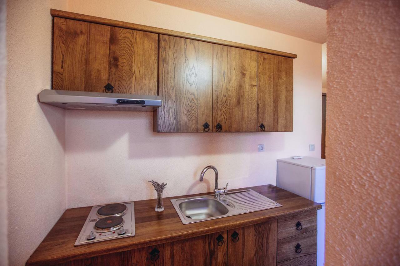 Apartmani I Sobe Dinko Starigrad Paklenica Exterior foto