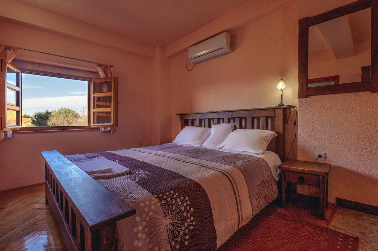 Apartmani I Sobe Dinko Starigrad Paklenica Exterior foto